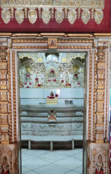 Shri Shreyansnath Bhagwan Shwetamber Jain Derasar, Jinbazar, Netrang, District - Bharuch (Gujarat) image 4