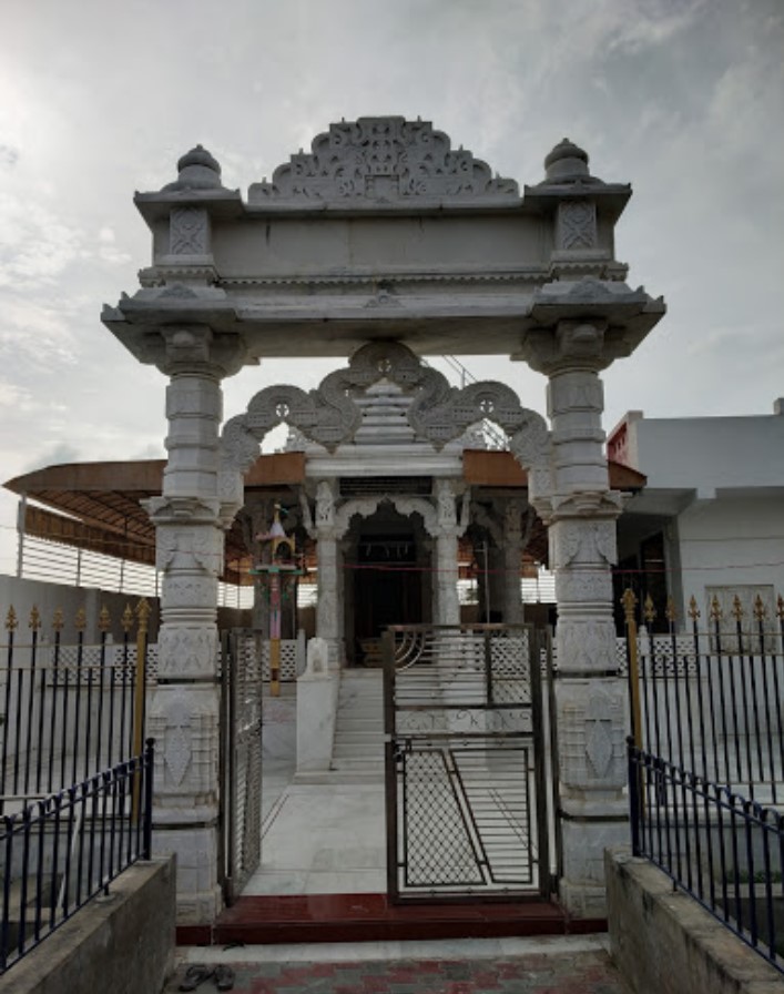 Shri Parshvnath Bhagwan Shwetamber Jain Derasar, Magarwada, District - Banas Kantha (Gujarat) main image