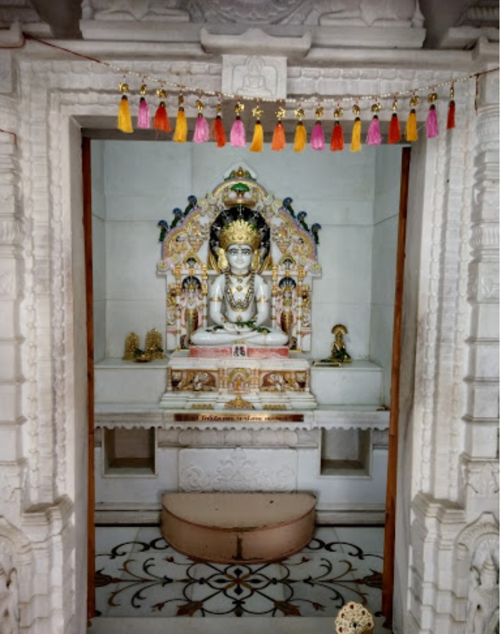 Shri Parshvnath Bhagwan Shwetamber Jain Derasar, Magarwada, District - Banas Kantha (Gujarat) thumbnail 2