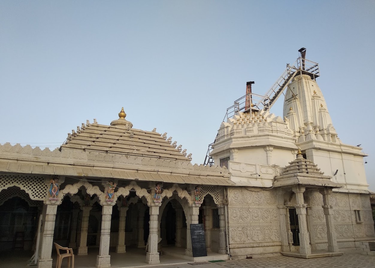 Shri Adishwar Bhagwan Shwetamber Jain Derasar, Memadpur, District - Banas Kantha (Gujarat) main image