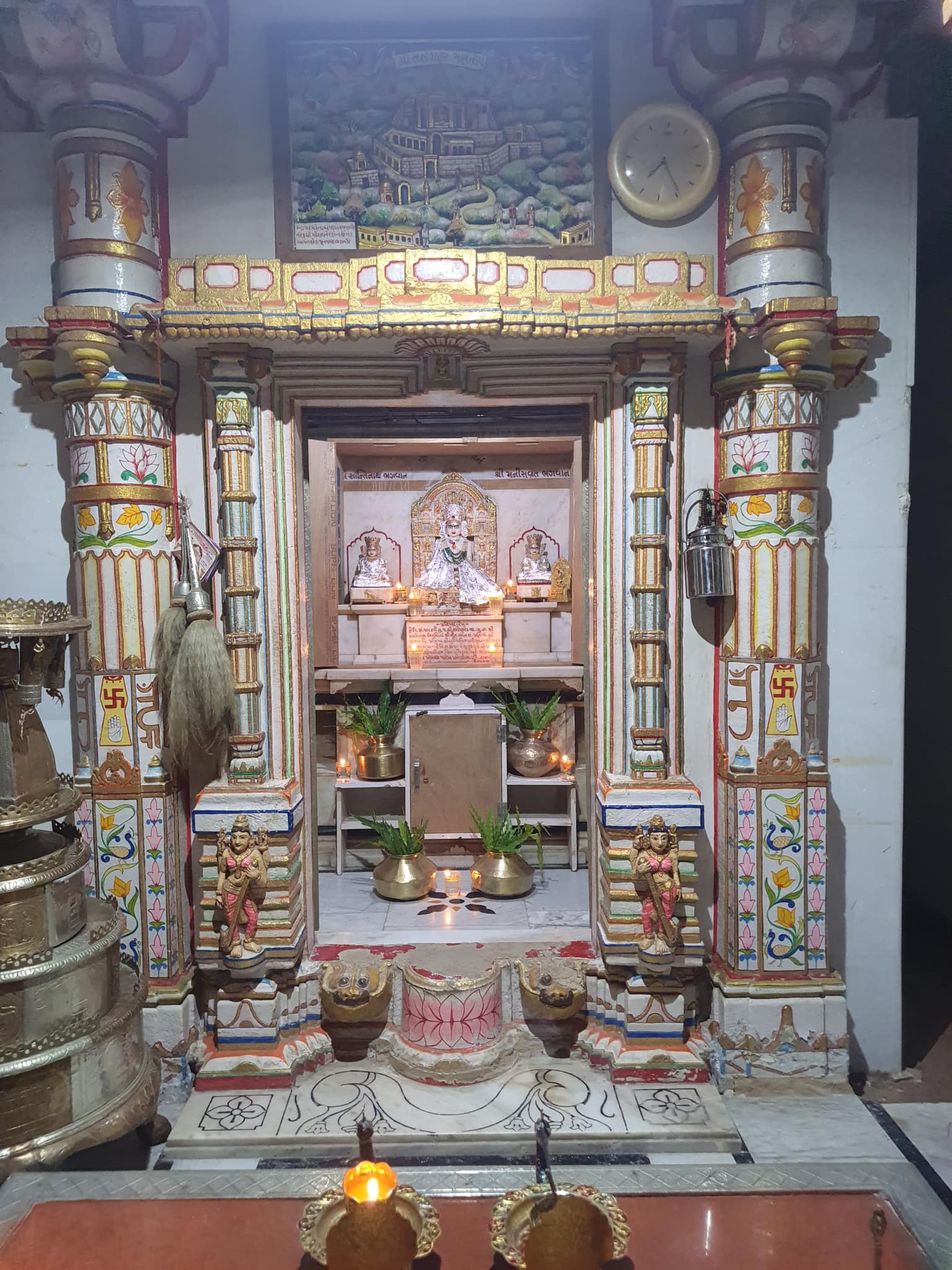 Shri Adinath Bhagwan Shwetamber Jain Mandir, Salemkot, District - Banas Kantha (Gujarat) thumbnail 3