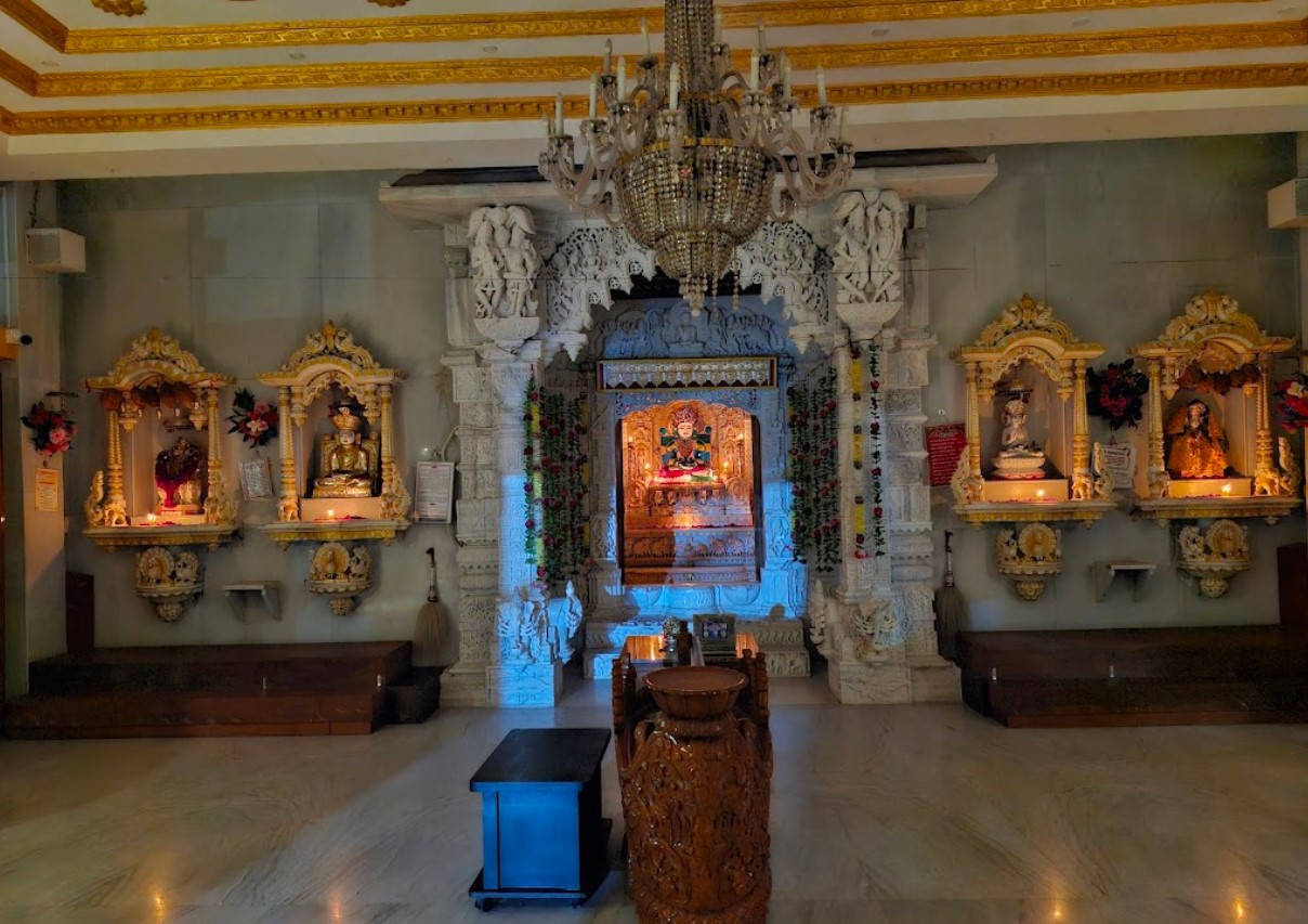 Shri Sultan Parshvnath Shwetamber Jain Mandir, Shatak Residency, Behind sarthi bunglows, Karamsad, Anand (Gujarat) thumbnail 3