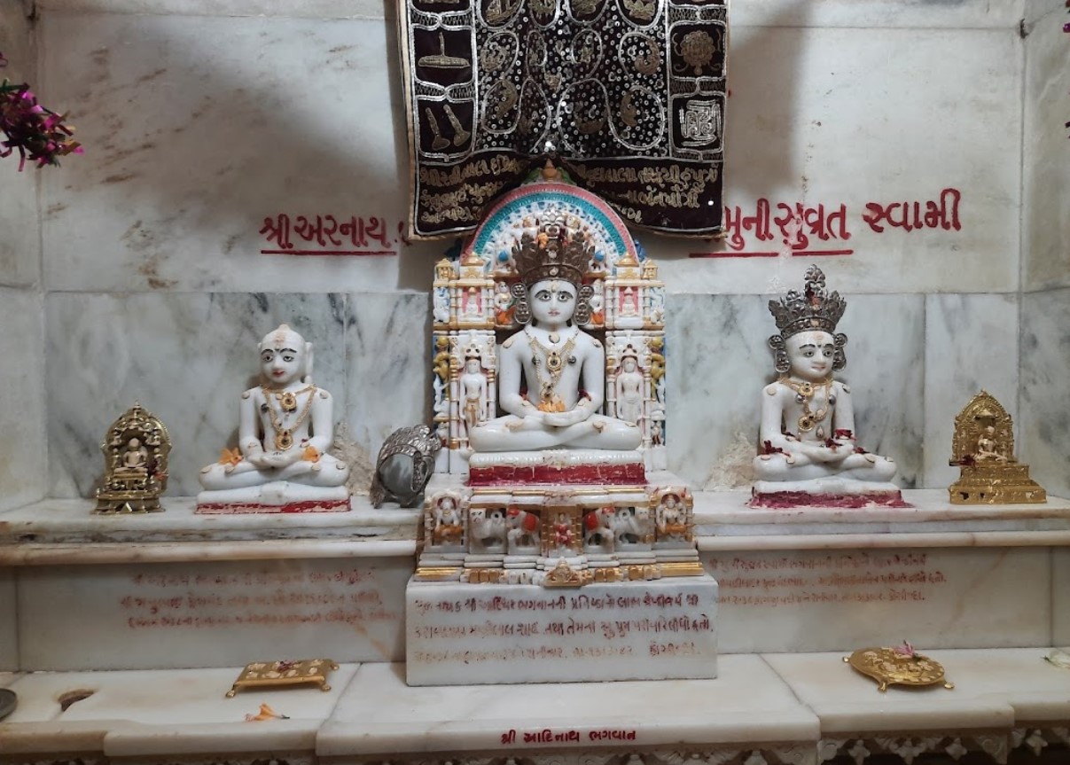 Shri Adinath Bhagwan Shwetamber Jain Mandir, Kosindra, District - Anand (Gujarat) thumbnail 4