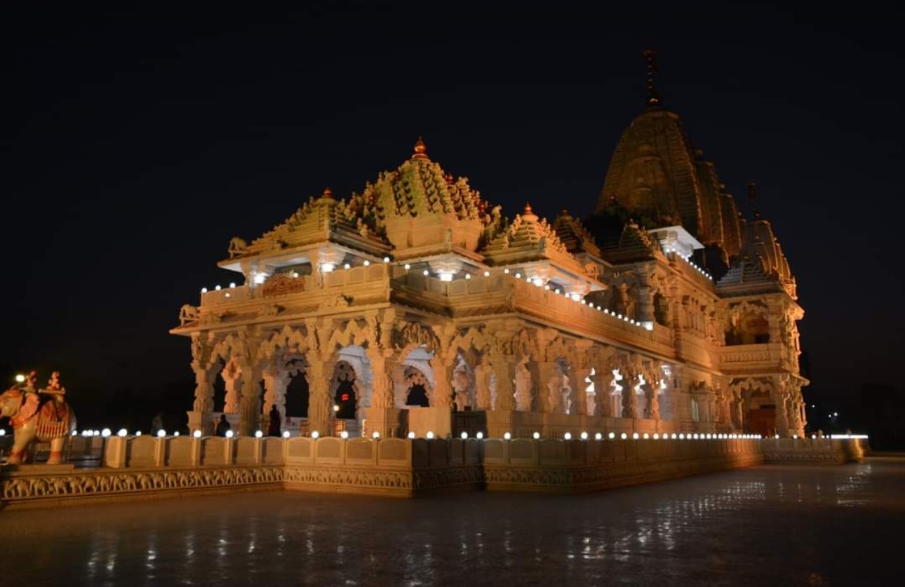 Shri Manilaxmi Shwetamber Jain Tirth, Tarapur-Vasad Highway, Manej, District - Anand (Gujarat) thumbnail 2