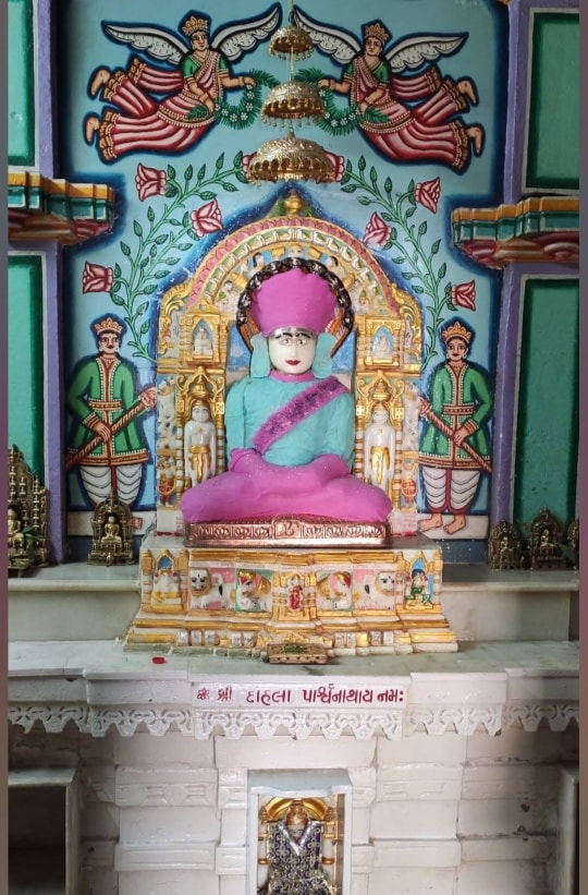 Shri 108 Dohala Parshvnath Shwetamber Jain Mandir, Saklana, District - Banas Kantha (Gujarat) main image