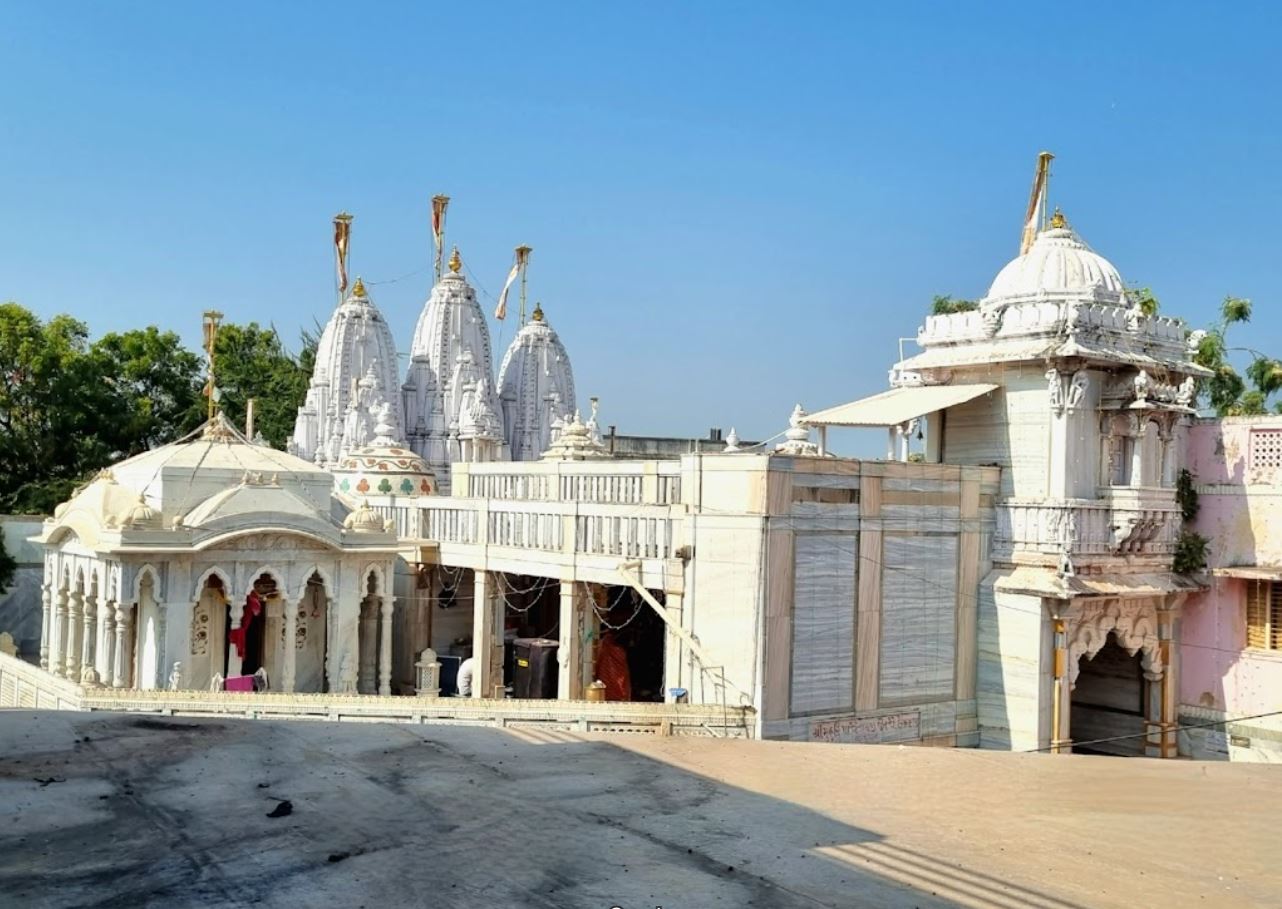 108 Shri Muhari Parshvnath Shwetamber Jain TIrth, Tintoi, District - Sabar Kantha (Gujarat) image 1