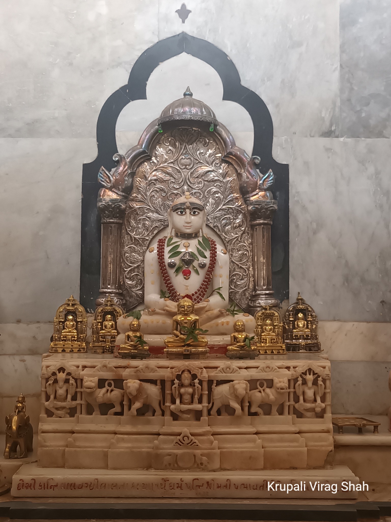 Shri Shantinath Bhagwan Shwetamber Jain Derasar, Bhani Pol, Vrindavan Society, Radhanpur, District - Patan (Gujarat) image 2