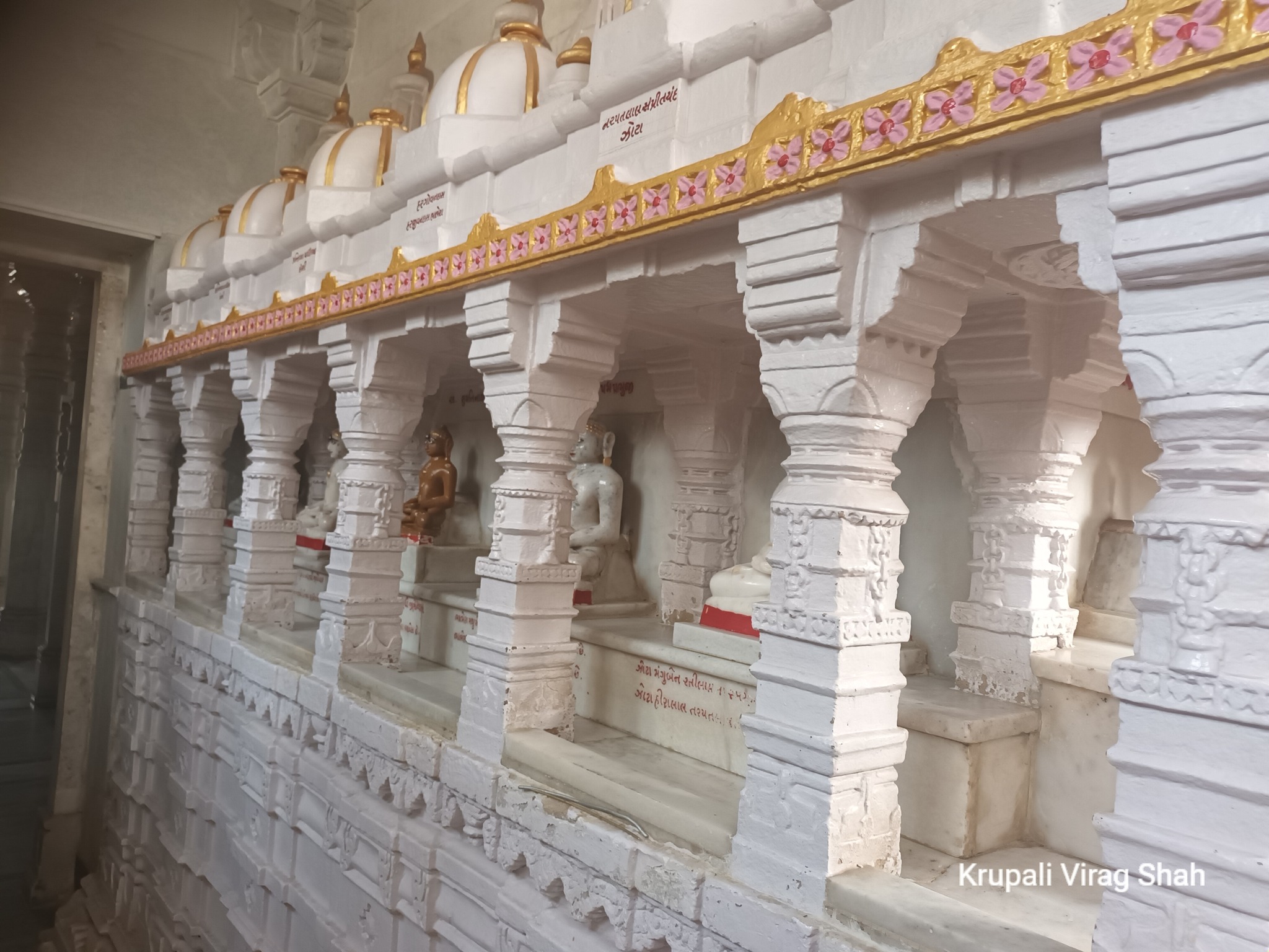 Shri Shantinath Bhagwan Shwetamber Jain Derasar, Bhani Pol, Vrindavan Society, Radhanpur, District - Patan (Gujarat) image 4