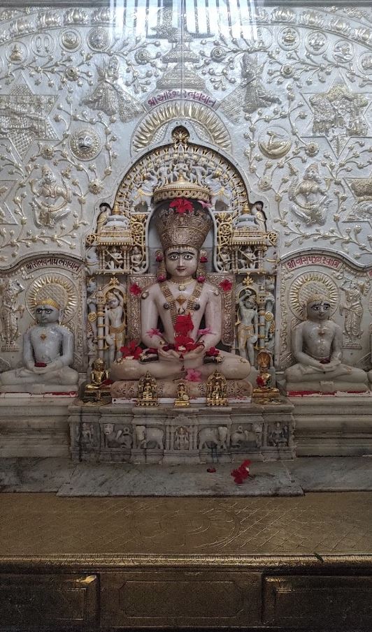 Shri Adinath Bhagwan Shwetamber Jain Derasar, Kadvamati ki Sheri, Radhanpur, District - Patan (Gujarat) image 1
