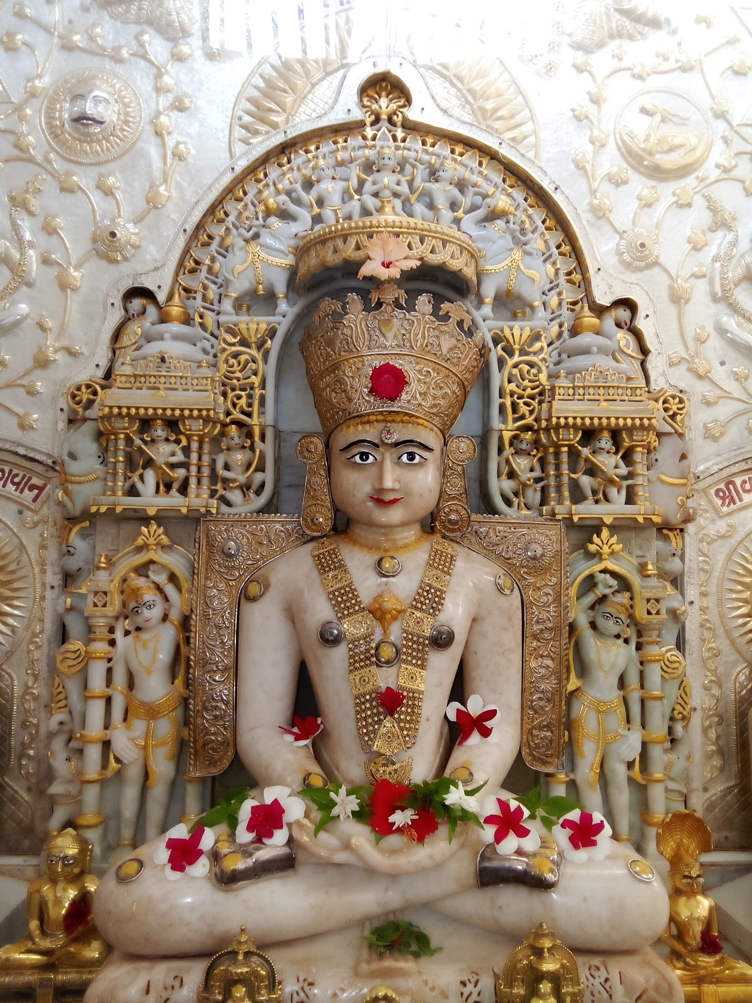 Shri Adinath Bhagwan Shwetamber Jain Derasar, Kadvamati ki Sheri, Radhanpur, District - Patan (Gujarat) thumbnail 4