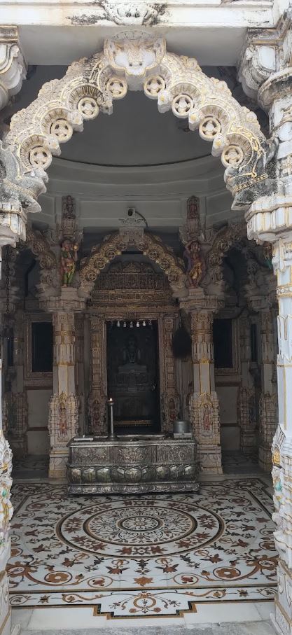 Shri Kunthunath Bhagwan Shwetamber Jain Derasar, Kadvamati ki Sheri, Radhanpur, District - Patan (Gujarat) image 1