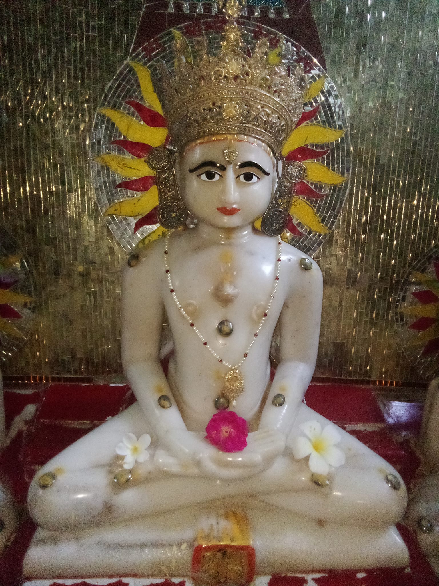 Shri Simandhar Bhagwan Shwetamber Jain Derasar, Tamboli Sheri, Radhanpur, District - Patan (Gujarat) thumbnail 2
