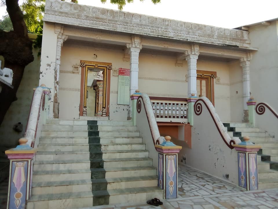 Shri Shantinath Bhagwan Shwetamber Jain Derasar, Ladva Sheri, Radhanpur, District - Patan (Gujarat) image 2