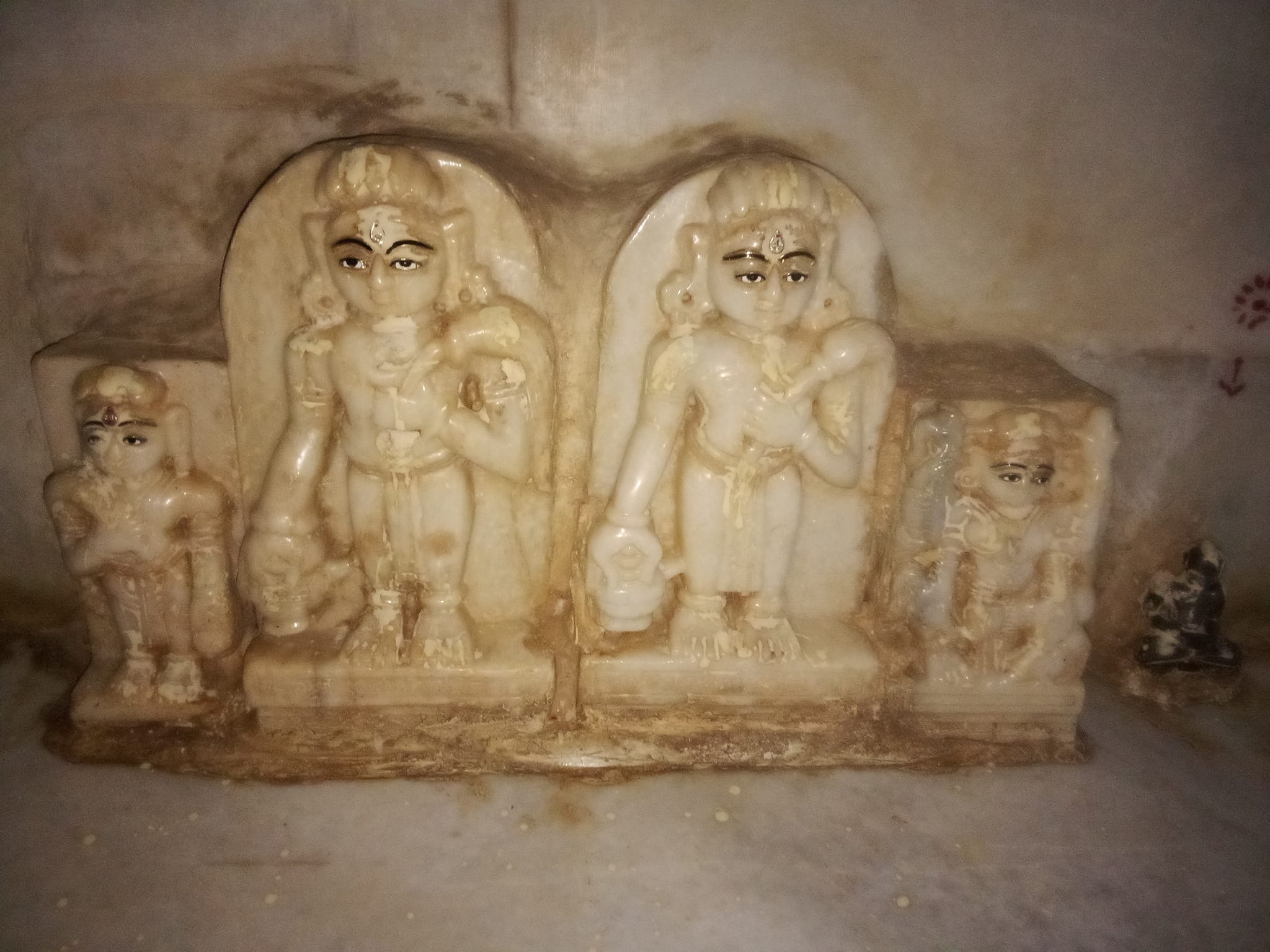 Shri Shantinath Bhagwan Shwetamber Jain Derasar, Ladva Sheri, Radhanpur, District - Patan (Gujarat) image 5