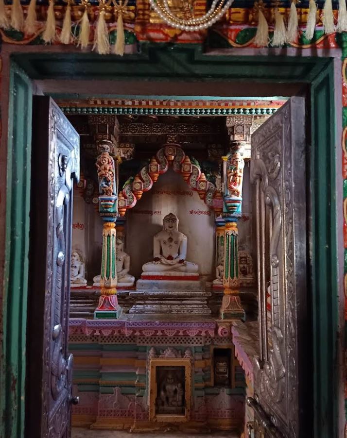 Shri Shantinath Bhagwan Shwetamber Jain Mandir, Palliviya Nagar, Palanpur, District - Banas Kantha (Gujarat) image 3