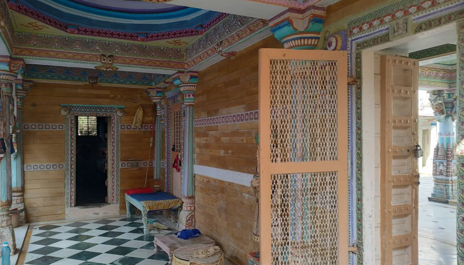 Shri Neminath Bhagwan Shwetamber Jain Derasar, Ghelaseth Ki Sheri, Radhanpur, District - Patan (Gujarat) image 4