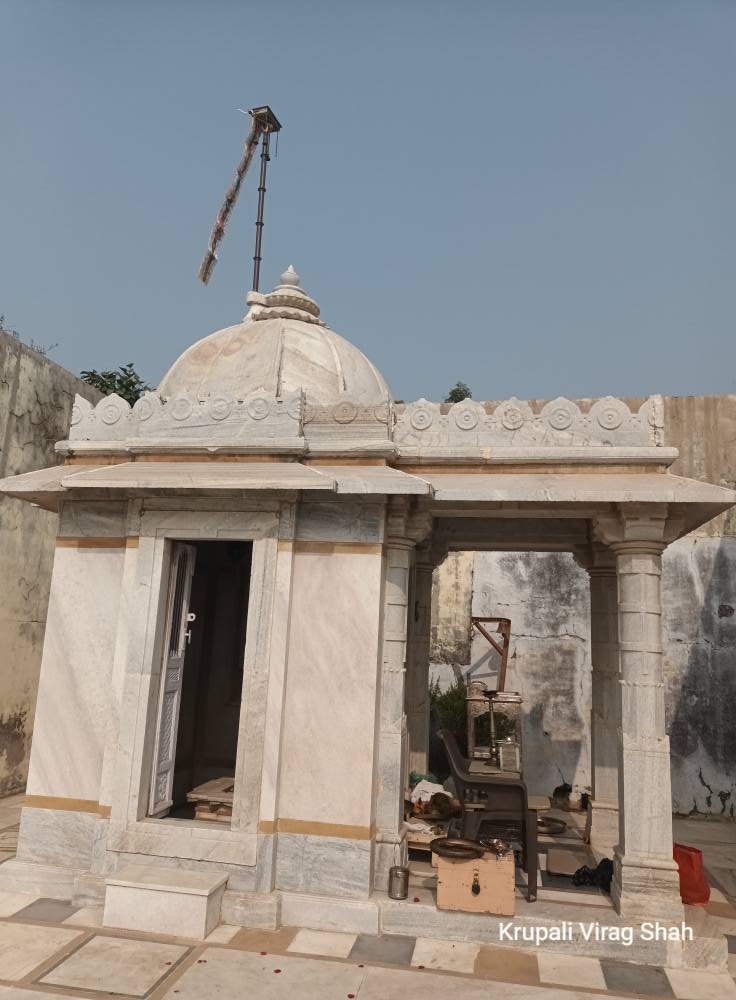 Shri Godi Parshvnath Ka Pagliya Shwetamber Jain Derasar, Varkhadi, Radhanpur, District - Patan (Gujarat) image 2