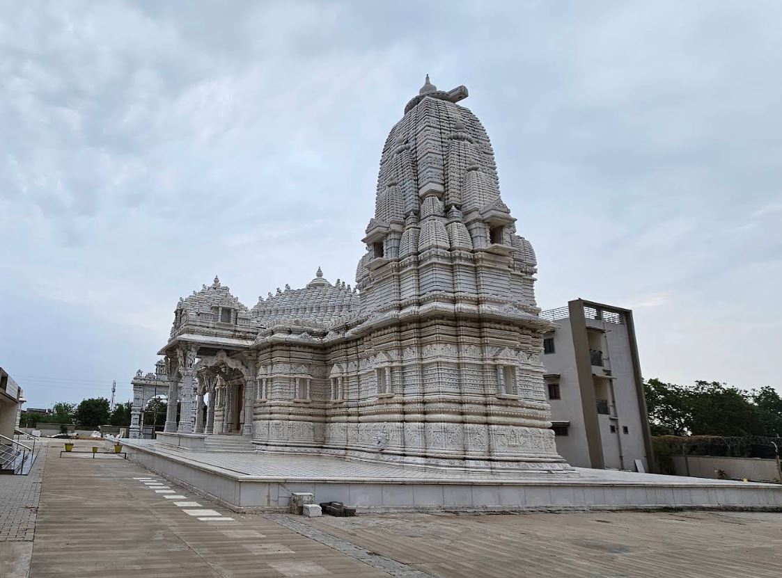 Shri Rajvihar Jain Shwetamber Tirth, Chaloda, District - Ahmedabad (Gujarat) image 1