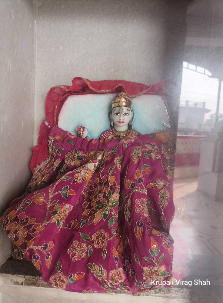 Shri Sambhavnath Bhagwan Shwetamber Jain Derasar, Kharoi, District - Kachchh (Gujarat) image 7