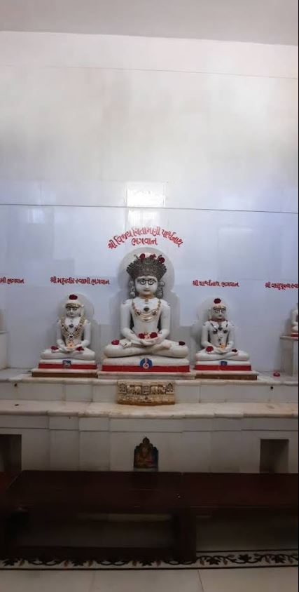 Shri Vijaychintamani Parshvnath Shwetamber Jain Derasar, Vaghmasi Ki Khadki, Lambi Oth, Khambhat, District - Anand (Gujarat) image 4