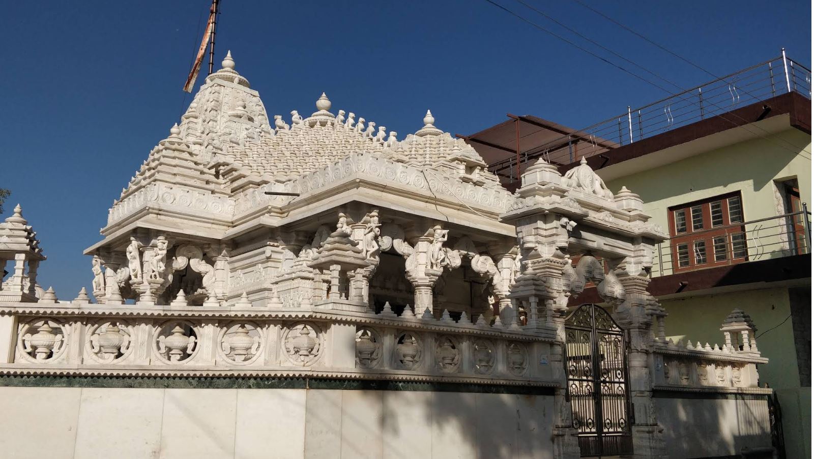 Shri Adinath Bhagwan  Shwetamber Jain Derasar, Suigam, District - Banas Kantha (Gujarat) image 1
