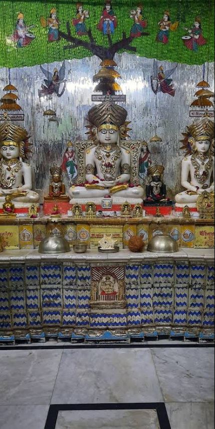 Shri Munisuvratnath Swami Shwetamber Jain Derasar, Glass Temple, Kharvado, Lambi Oty, Khambhat, District - Anand (Gujarat) image 3