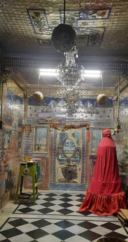 Shri Munisuvratnath Swami Shwetamber Jain Derasar, Glass Temple, Kharvado, Lambi Oty, Khambhat, District - Anand (Gujarat) image 4