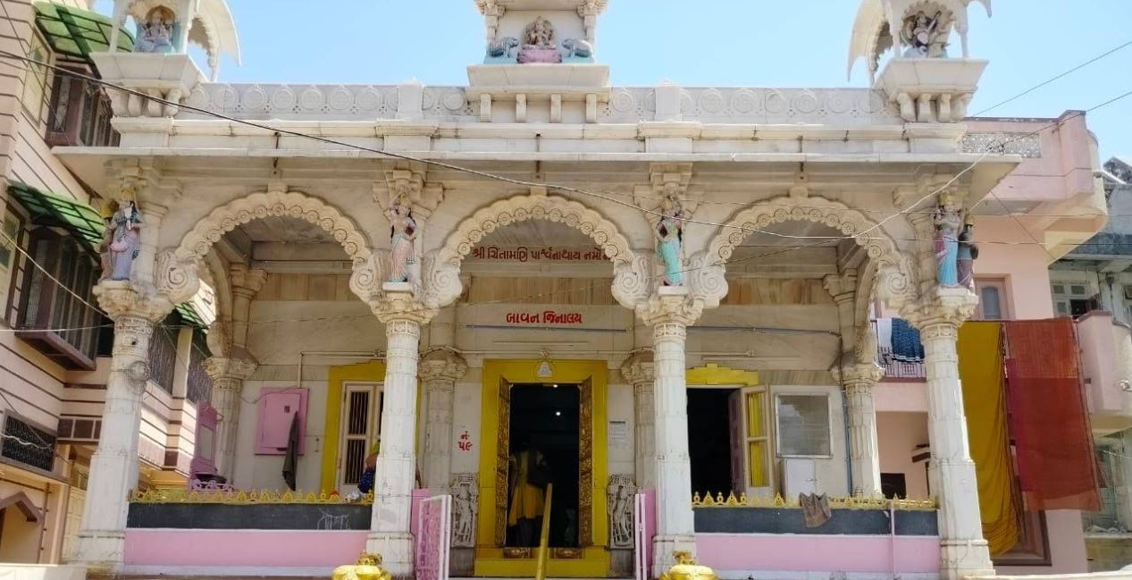 Shri Chintamani Parshvnath Bavan Jinalaya Shwetamber Jain Derasar, Manek Chowk, Lambi Oty, Khambhat, District - Anand (Gujarat) image 1