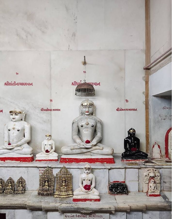 Shri Chintamani Parshvnath Bavan Jinalaya Shwetamber Jain Derasar, Manek Chowk, Lambi Oty, Khambhat, District - Anand (Gujarat) image 4