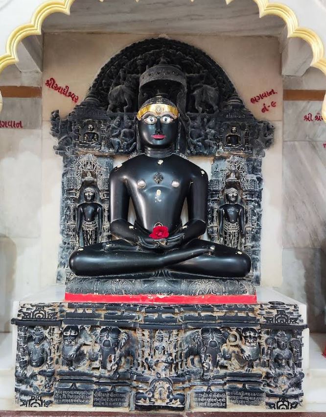 Shri Chintamani Parshvnath Bavan Jinalaya Shwetamber Jain Derasar, Manek Chowk, Lambi Oty, Khambhat, District - Anand (Gujarat) image 7