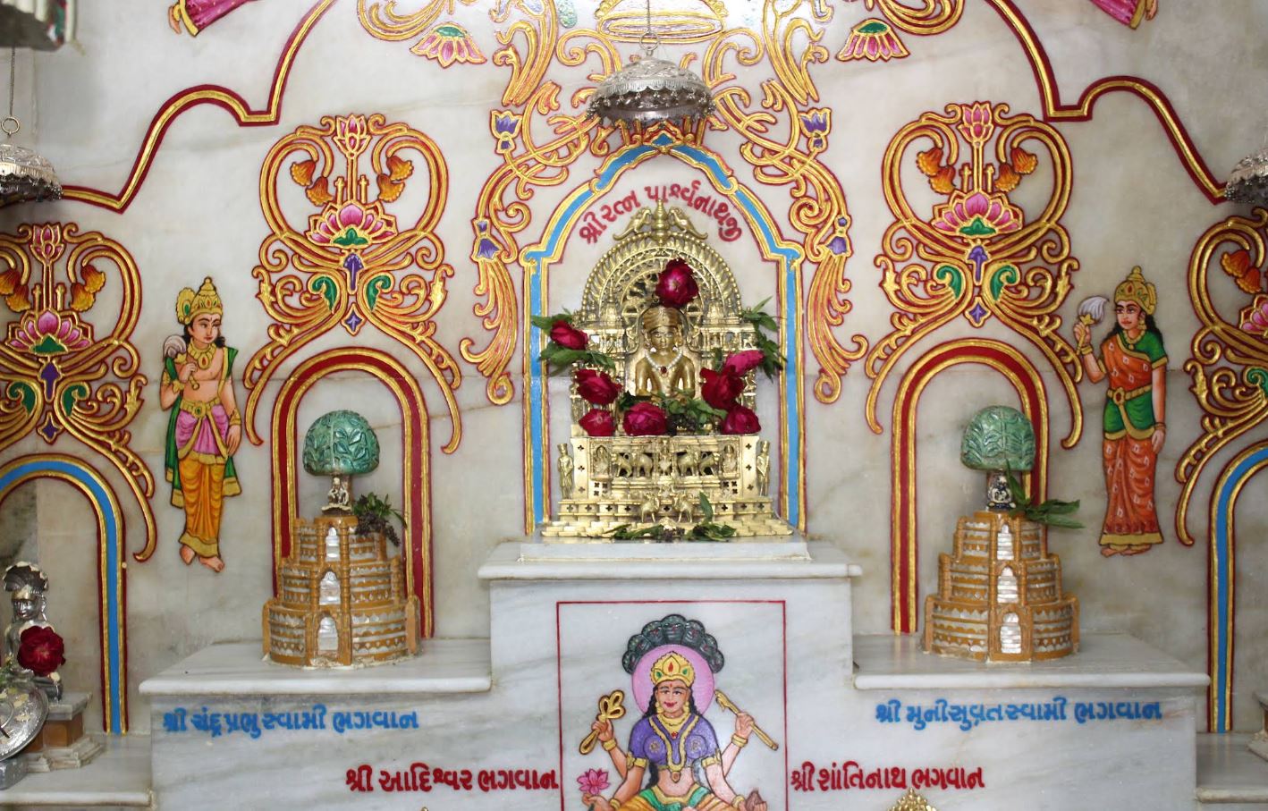 Shri Ratna Chintamani Parshvnath Shwetamber Jain Derasar, Manek Chowk, Lambi Oty, Khambhat, District - Anand (Gujarat) image 7