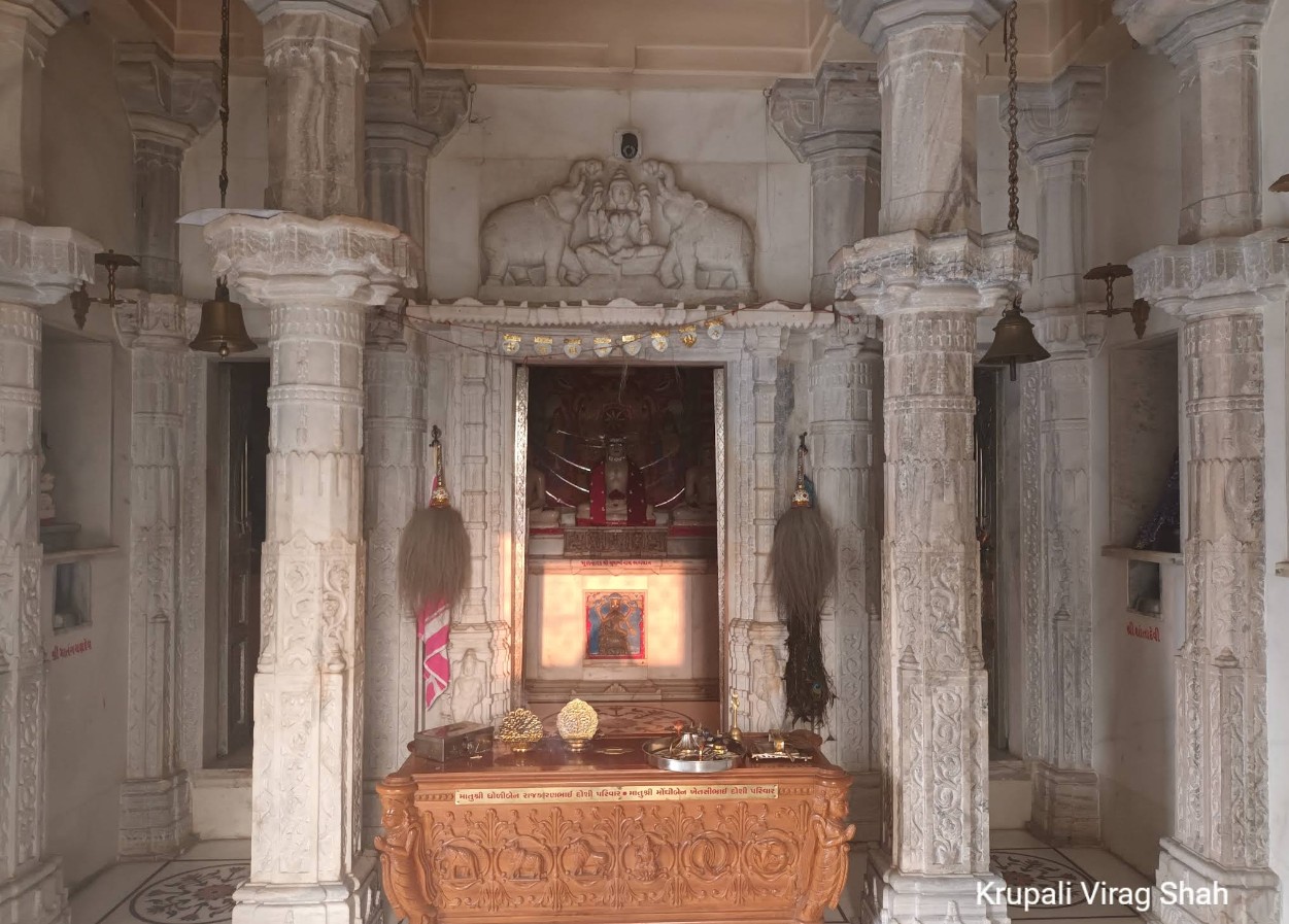 Shri Suparshvnath Bhagwan Shwetamber Jain Derasar, Morvada, District - Banas Kantha (Gujarat) thumbnail 4