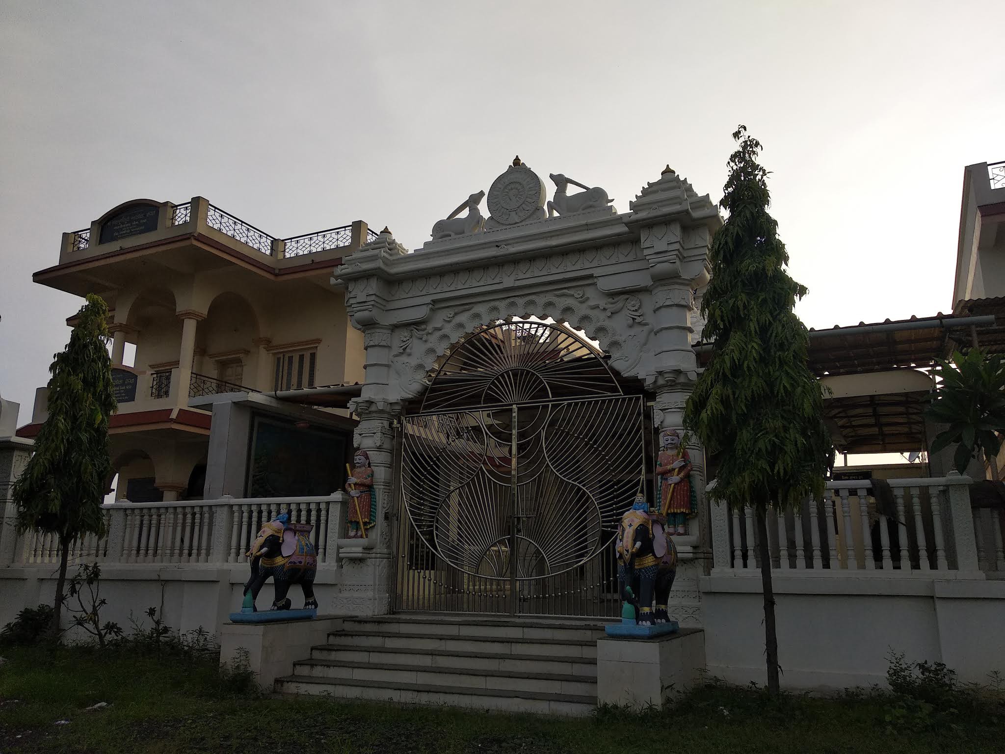Shri Shreyansnath Bhagwan Shwetamber Jain Derasar, Chirai Nani, District - Kachchh (Gujarat) main image