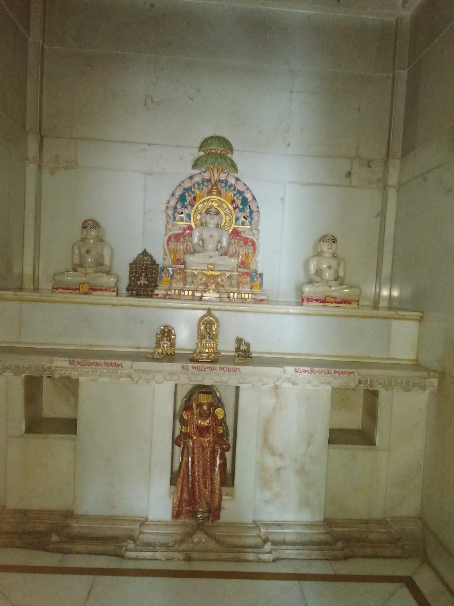 Shri Adinath Bhagwan Shwetamber Jain Mandir, Vadala, District - Kachchh (Gujarat) thumbnail 3