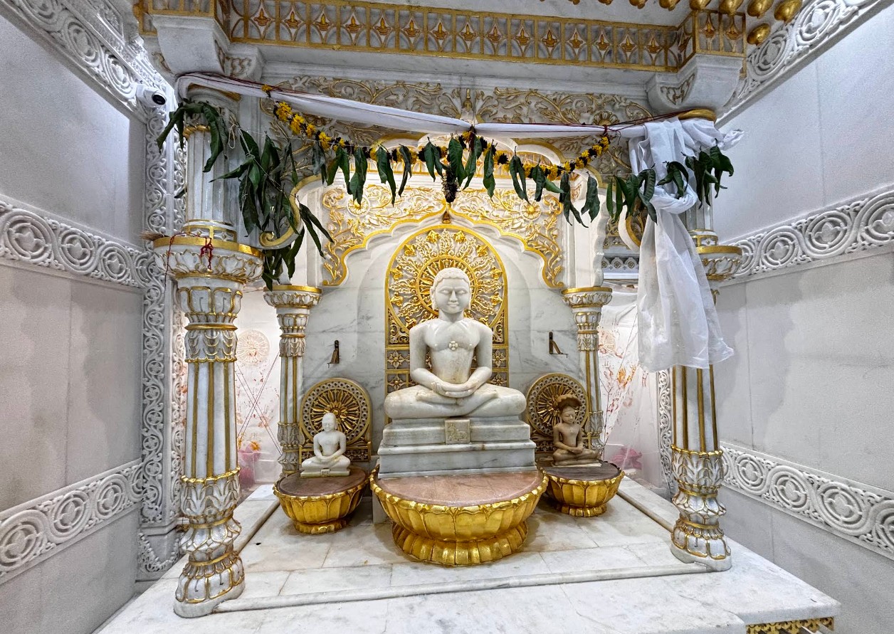 Shri Vidhyanand Swami Digamber Jain Atishaya Kshetra, Shri Vidhyanand Chowk, Katargam, Surat (Gujarat) image 1