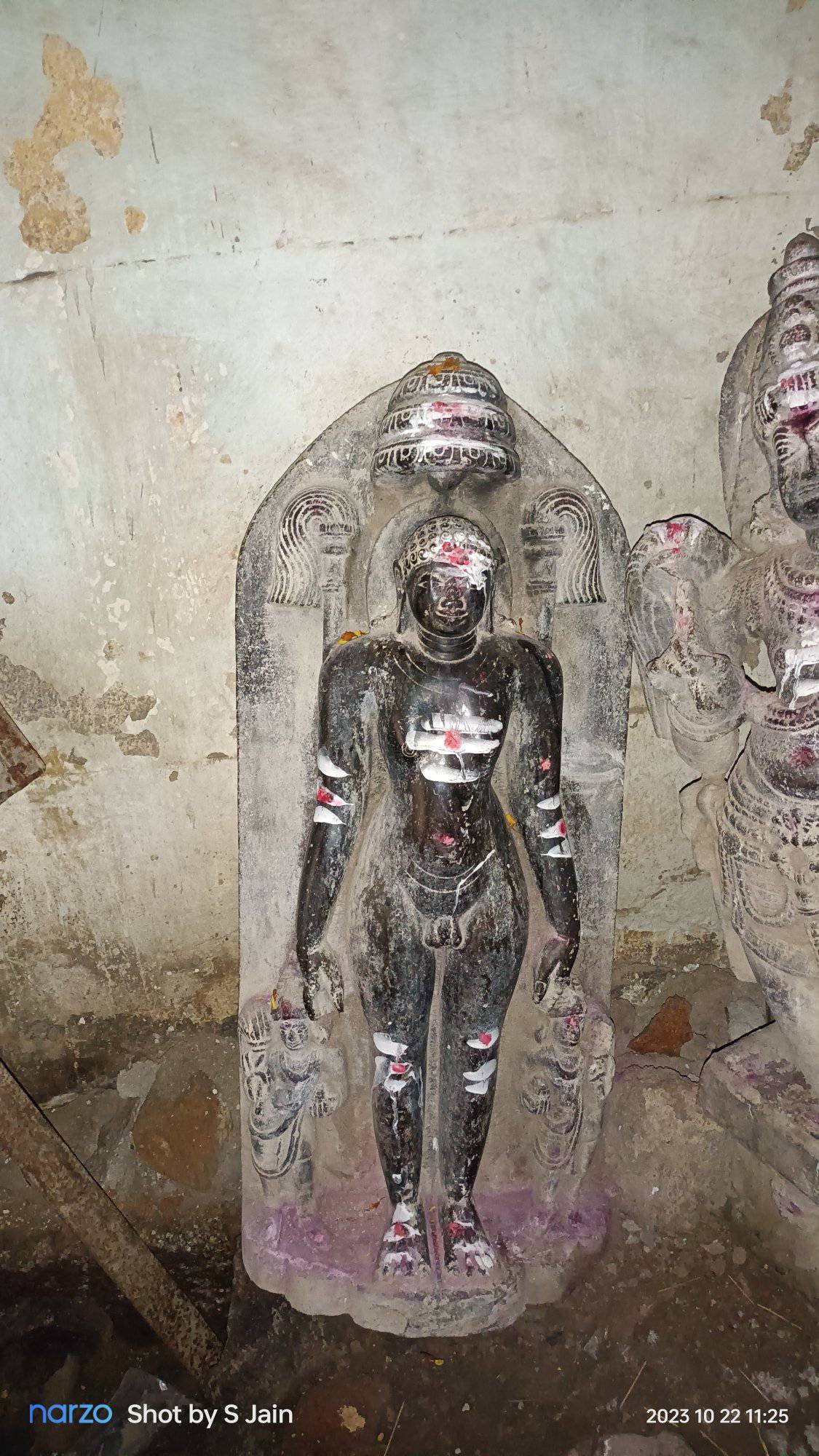 Shri Digambar Jain Pracheen Mandir, Chinnatumbalam, District - Kurnool (A.P.) image 4
