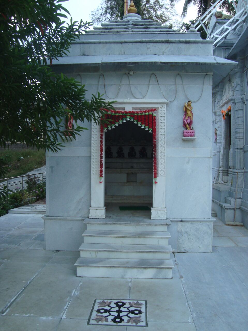 Shree Munisuvrat Swamy Jain Mandir, Shadipur, Port Blair (Andaman and Nicobar Islands) image 6