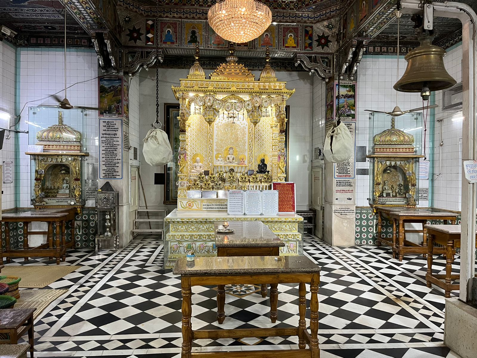 Shri 1008 Parshvnath Digamber Jain Mandir, Jacobpura, Sector 12, Gurugram (Haryana) thumbnail 6