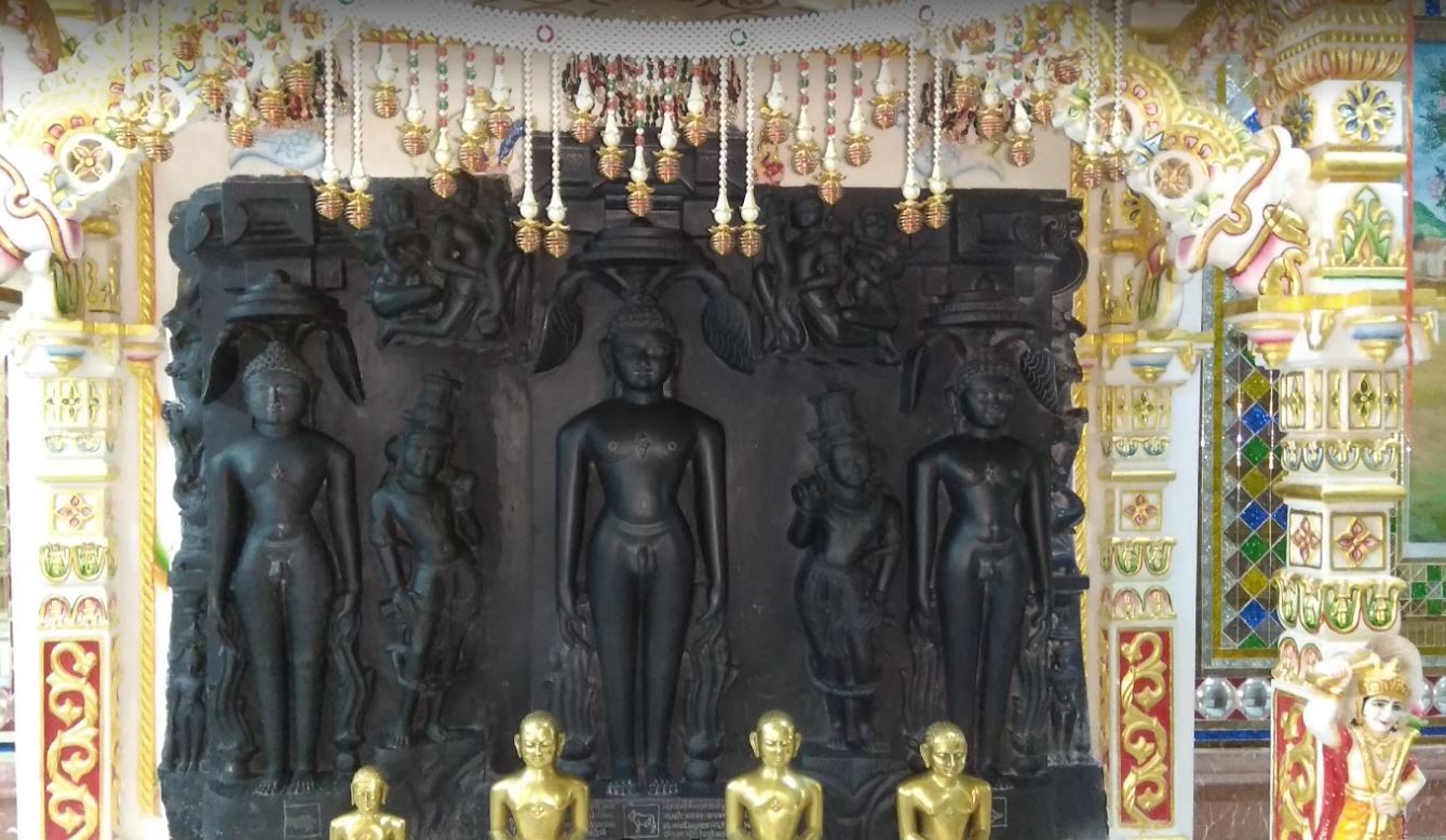 Shri Digamber Jain Bada Mandir, Kayasthwara Mohalla,  Rewari (Haryana) image 2