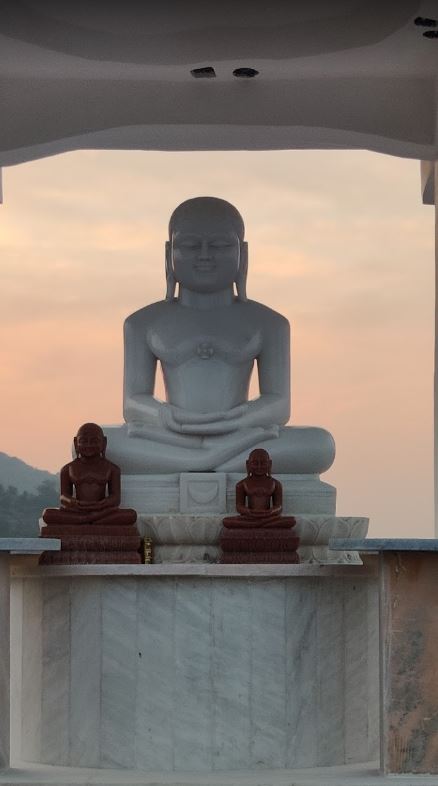 Chamatkarik Padamprabh Digamber Jain Mandir, Madhuban, District - Giridih (Jharkhand) image 3