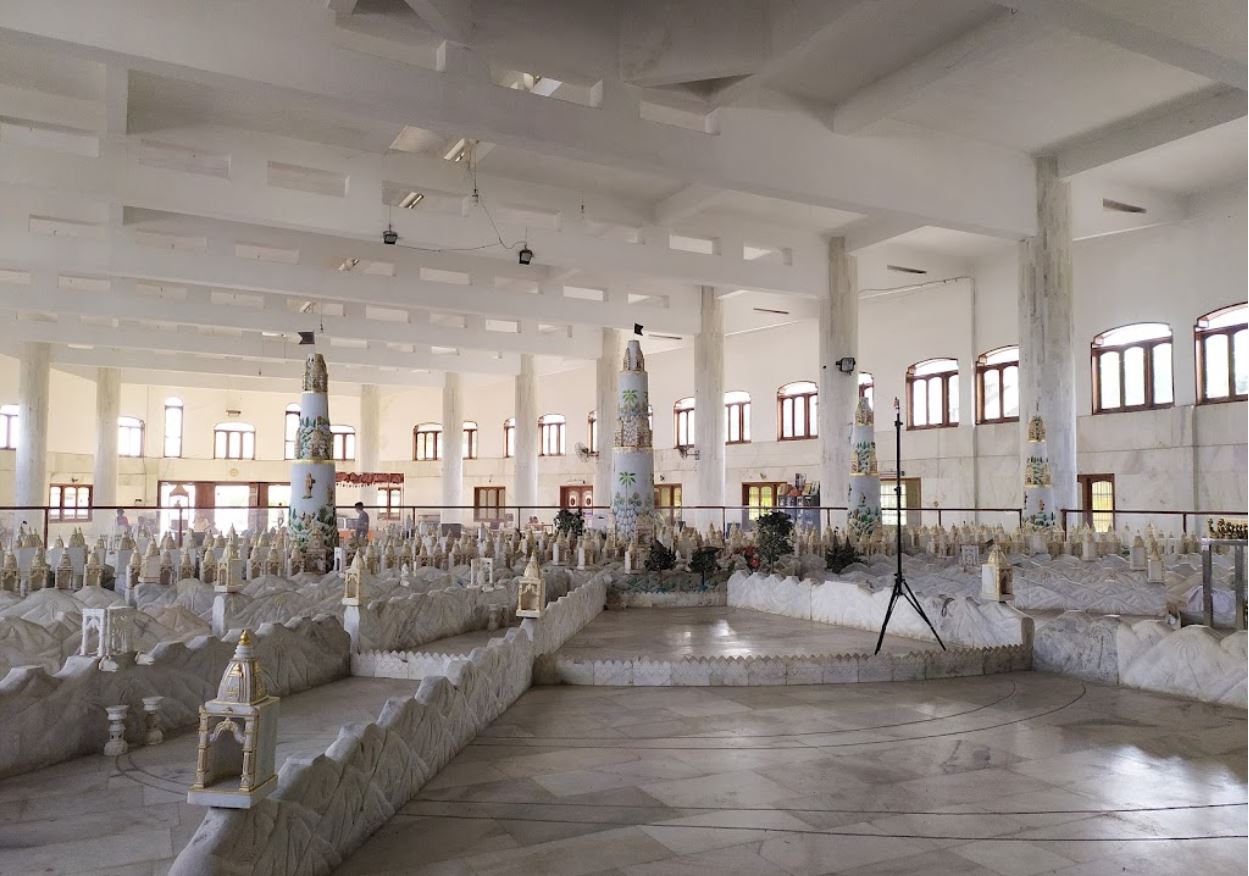 Shri Digamber Jain Madhya Lok Shodh Sansthan, Shri Sammed Shikharji Talehati, Madhuban, District - Giridih (Jharkhand) image 4