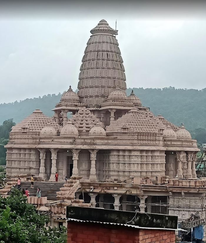 Shri 1008 Chandraprabhu Digamber Jain Mandir, Gunayatan, Shri Sammed Shikharji Talehati, Madhuban, District - Giridih (Jharkhand) image 1