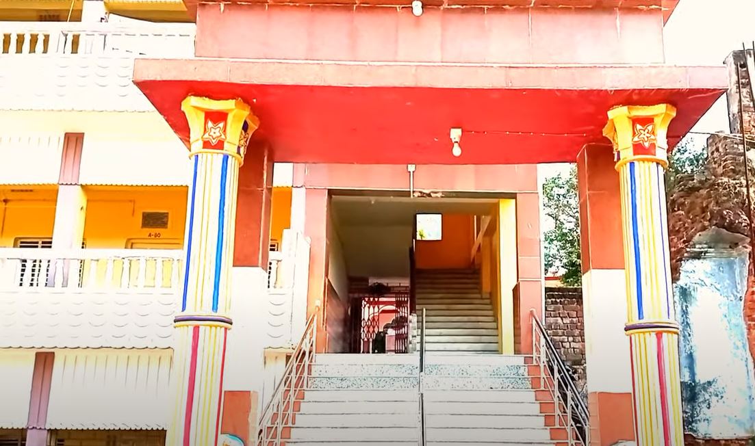 Shri Digamber Jain Bees Panthi Upraili Kothi Bagicha Jain Mandir, Shri Sammed Shikharji Talehati, Madhuban, District - Giridih (Jharkhand) image 3