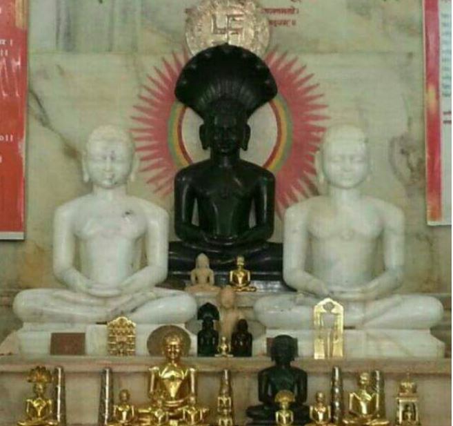 Shri Parshvnath Digamber Jain Mandir, Lasurgaon, District - Aurangabad (BIHAR) image 1