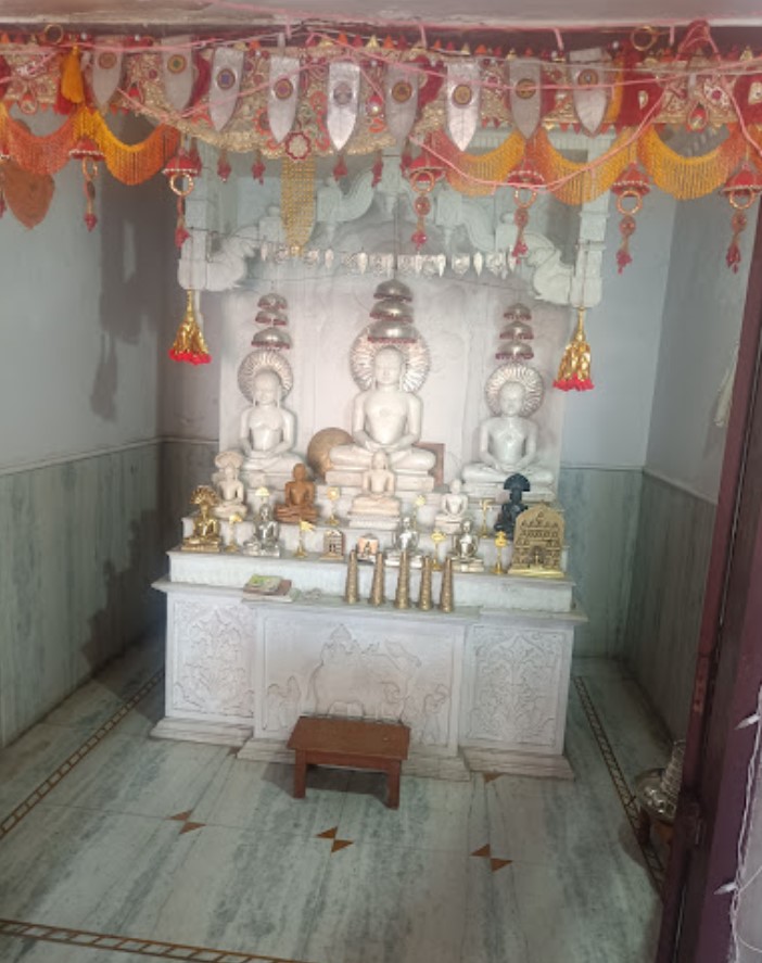 Shri 1008 Chandraprabh Digamber Jain Mandir, Chouparan, District - Hazaribagh (Jharkhand) thumbnail 2