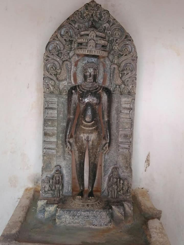 Shri 1008 Neminath Bhagwan Sahastra Koota Basadi, Lakshmeshwara,  District- Gadag (Karnataka) image 4
