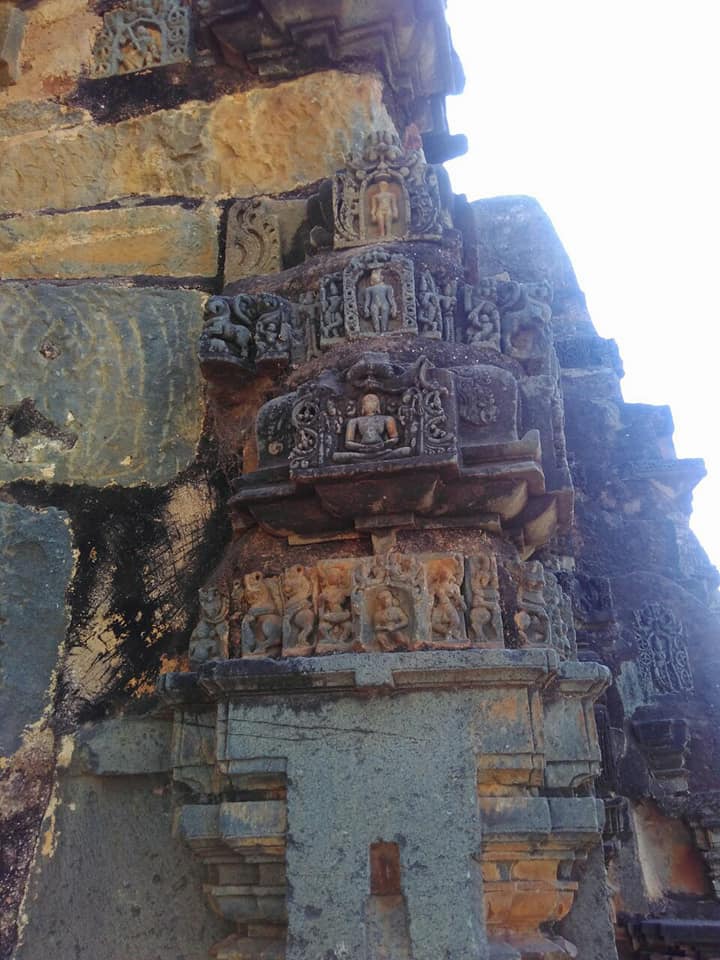 Shri 1008 Neminath Bhagwan Sahastra Koota Basadi, Lakshmeshwara,  District- Gadag (Karnataka) image 5