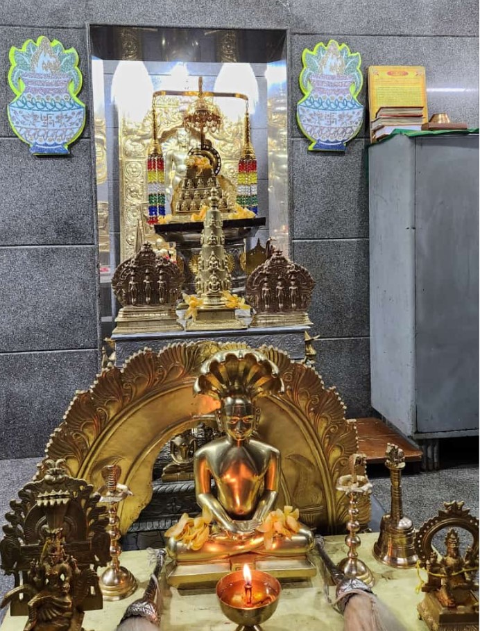 Shri Digamber Jain Mahaveer Swamy Mandir, D K Lane, 7th Cross, Huriopet, Chickpet, Bengaluru (Karnataka) thumbnail 2