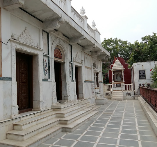 Shri Jain Shwetamber Mandir, Laheari Tola, Urdu Bazar, Bhagalpur (Bihar) thumbnail 2