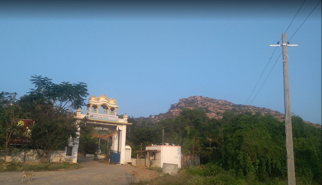 Shri Kanakgiri Digambar Jain Tirtha Kshetra, Village-Maleyur, District-Chamarajnagar (Karnataka) image 2